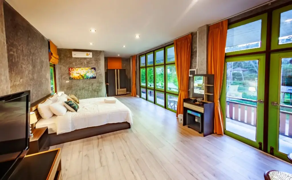 Старая часть Ланты: Tonmai Suites