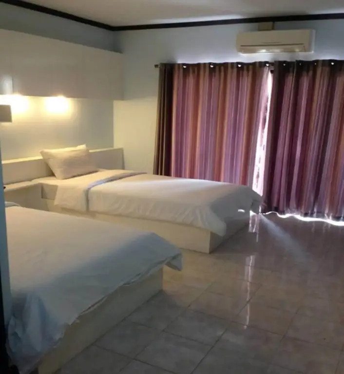 Кхонкэн: Chonlapruk Lakeside Hotel