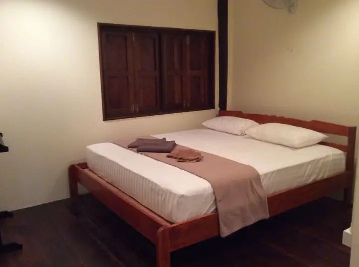 Старая часть Ланты: Shine Talay Guesthouse