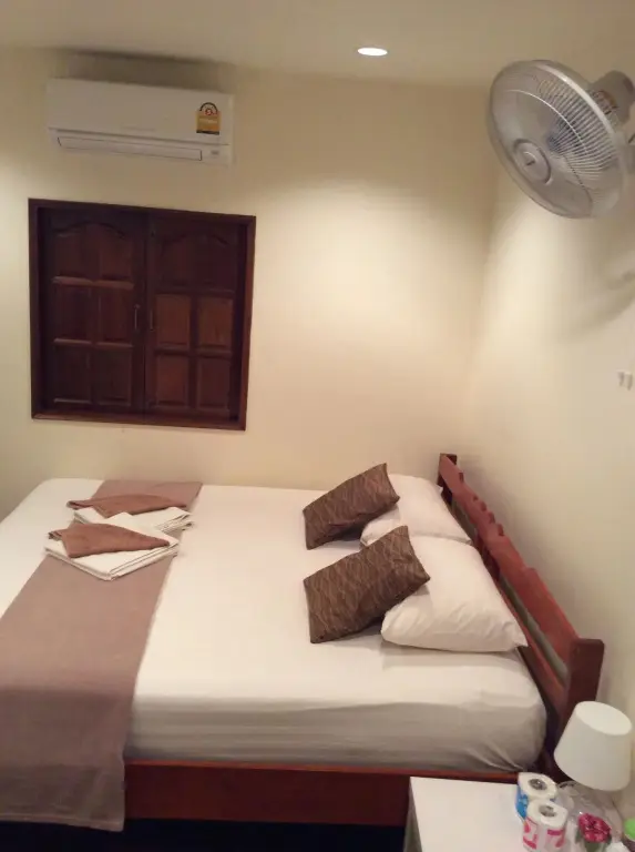 Старая часть Ланты: Shine Talay Guesthouse