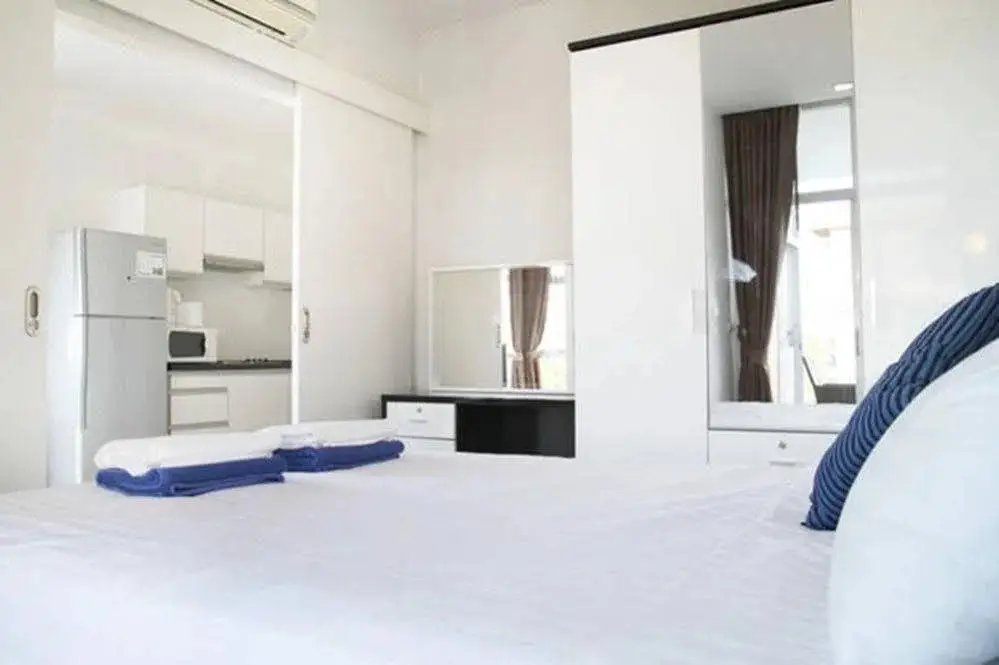 Краби: At Sea Condotel