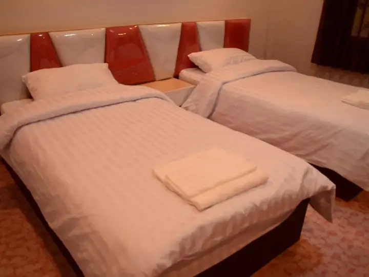 Сурин: The Phant Hotel