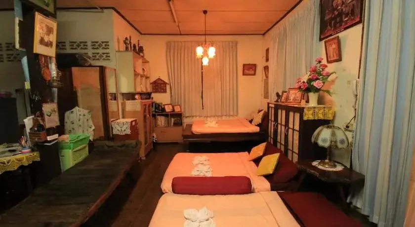 Бури Рам: Norachan Guesthouse - female only