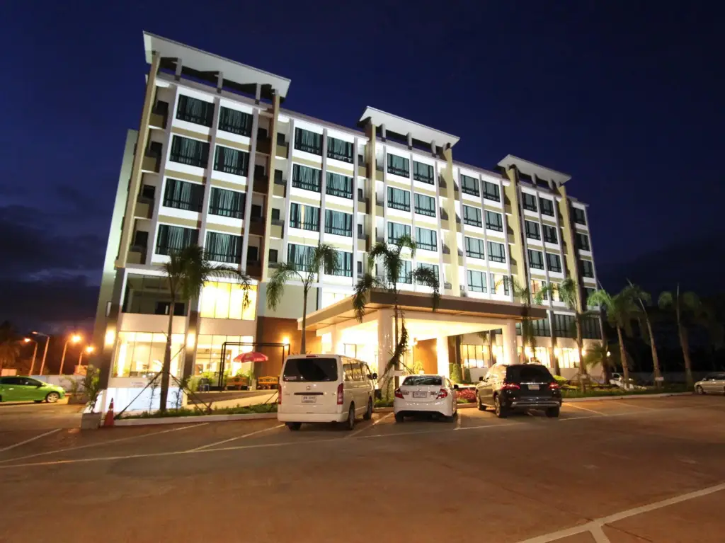 S Tara Grand Hotel — фото 1