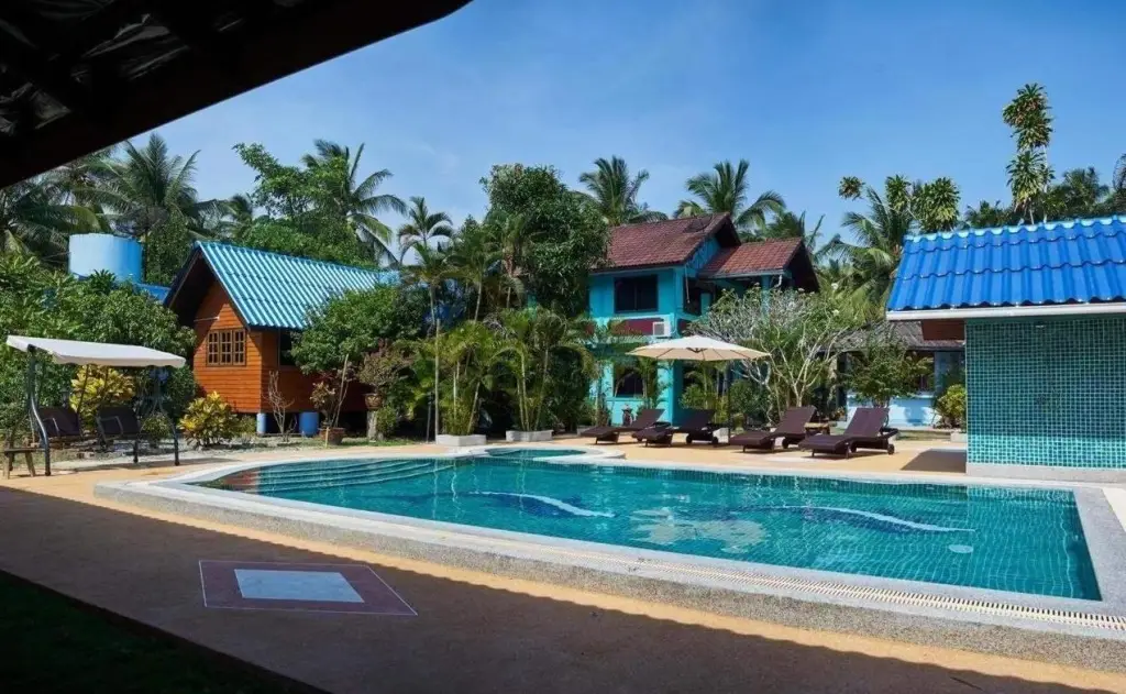 Банг-Сапхан: Blue Beach Bungalow