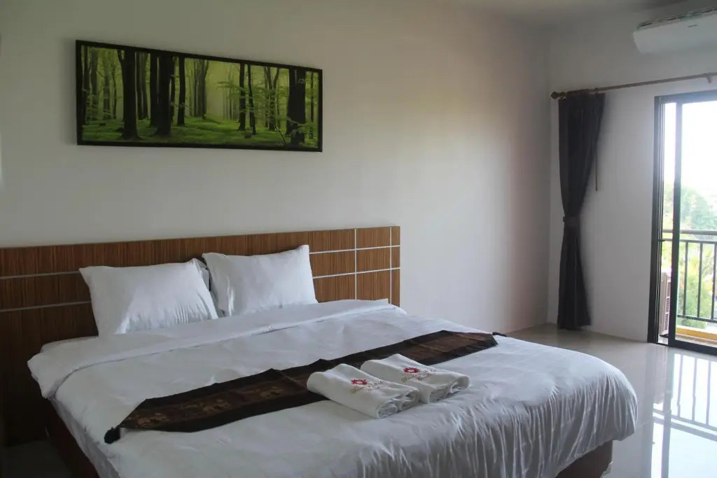 Сураттхани: Tawan Anda Garden Hotel