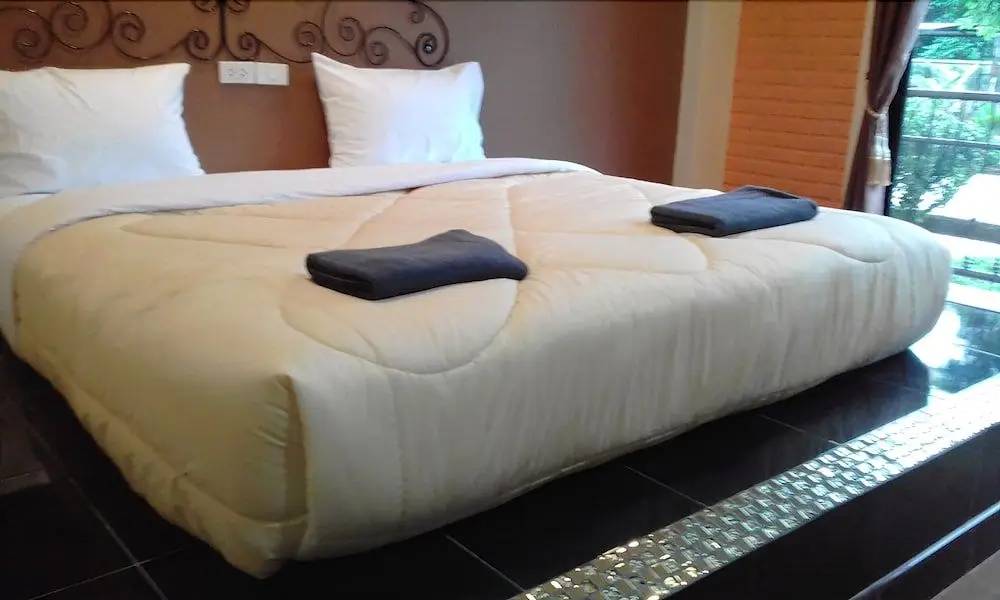 Уттарадит: Maladee Hotel