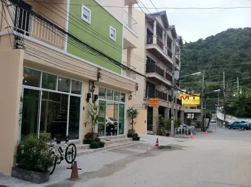 Кату: The Station Hostel