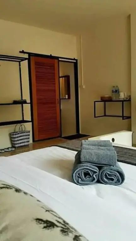 Краби: Guestroom 401