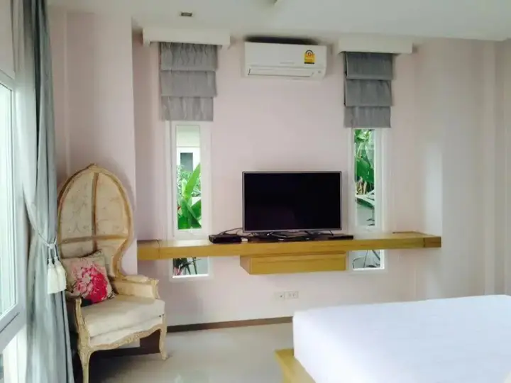 Саттахип: Baan Bor Bai Mai