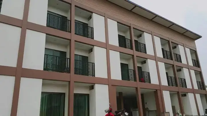 Лоэй: Diamond Place