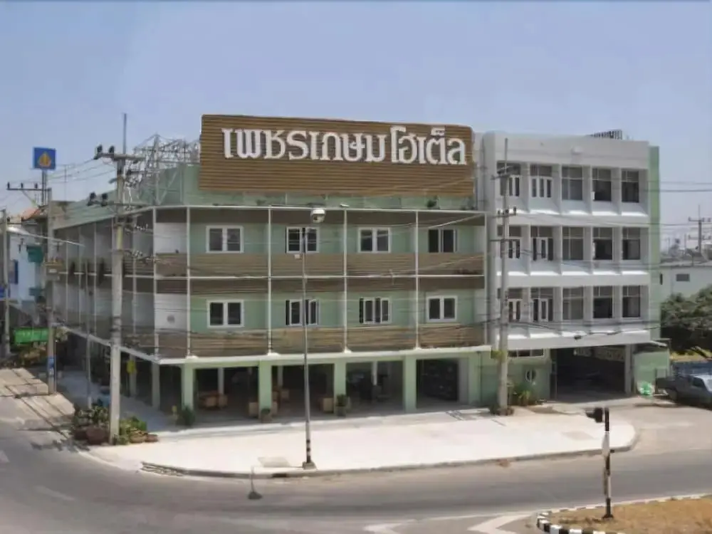 Phetkasem Hotel — фото 1