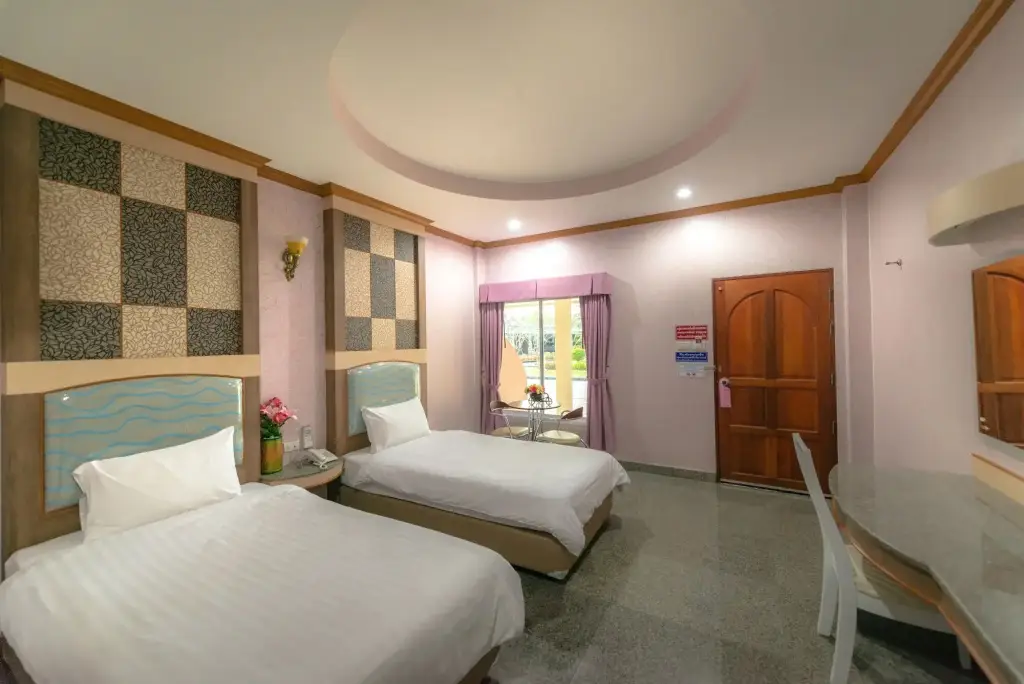 Сурин: Martina Hotel