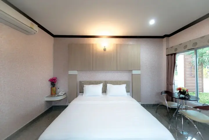 Сурин: Martina Hotel
