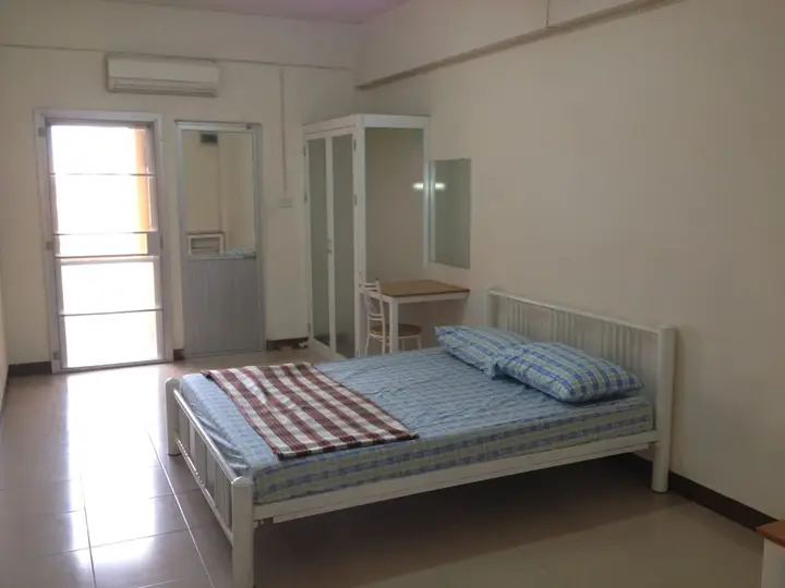 Нонтхабури: KPH Apartment
