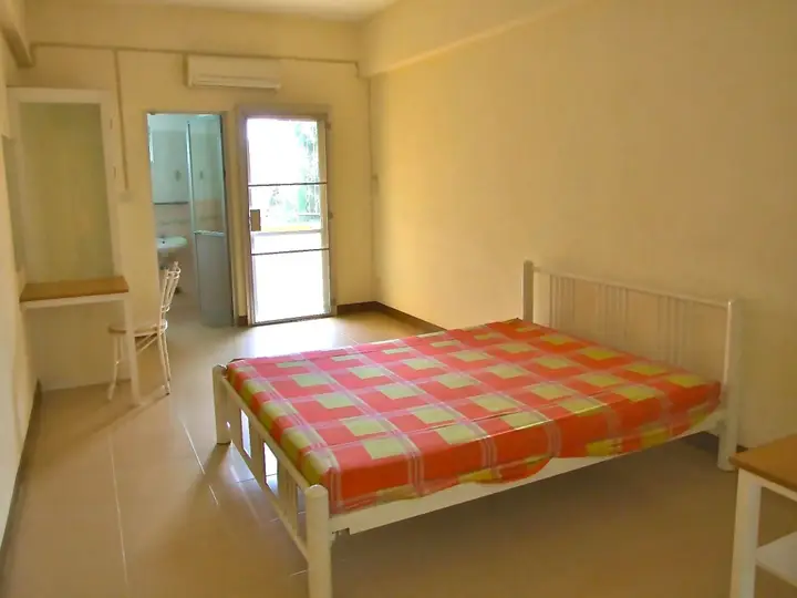Нонтхабури: KPH Apartment