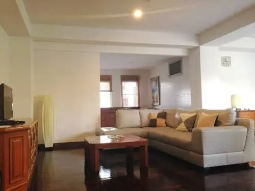 Бангкок: Sriwattana Apartment