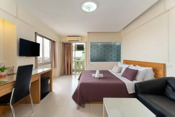 Самутпракан: J. Residence
