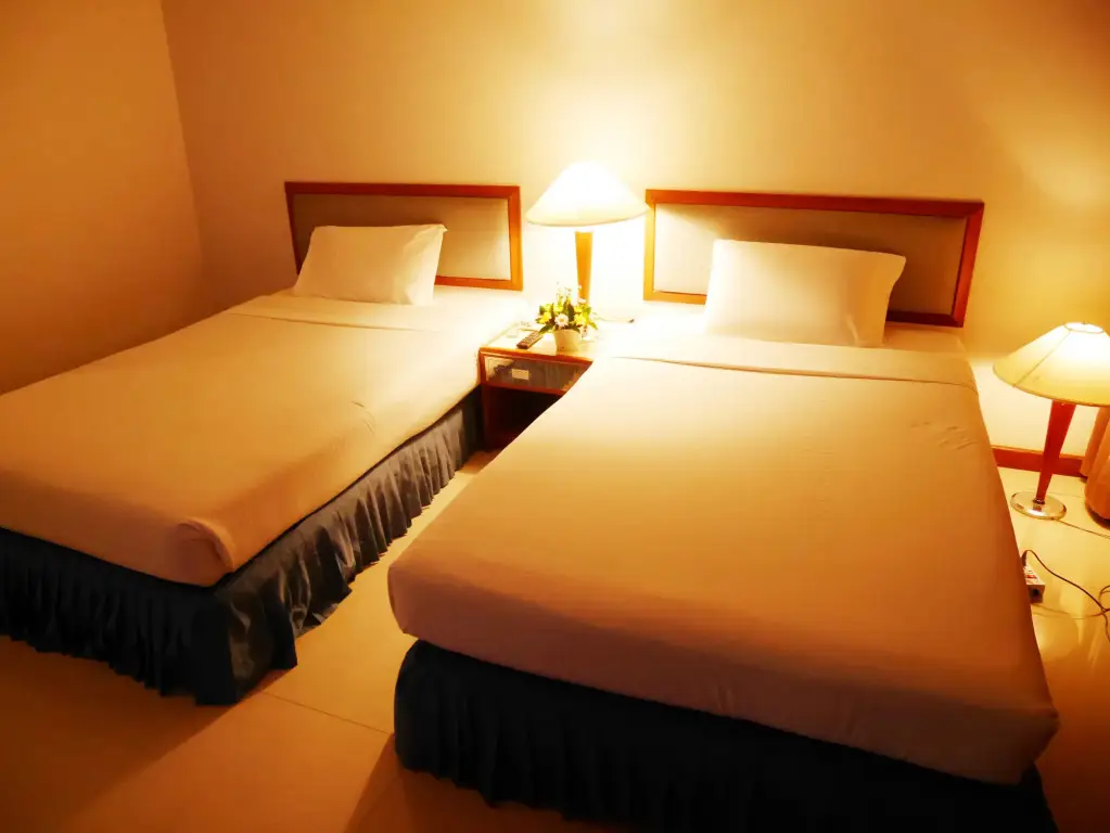 Уттарадит: Friday Hotel