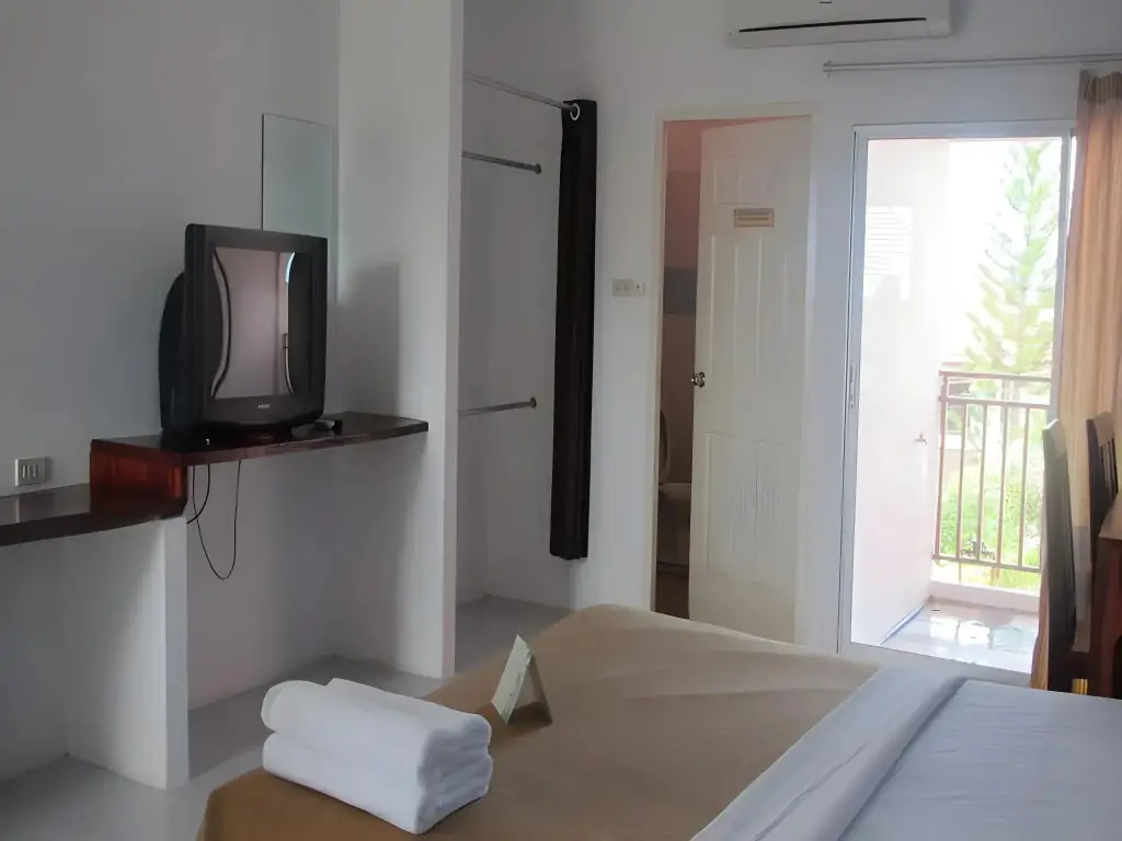 Паттайя: Baan Klang Noen Apartment