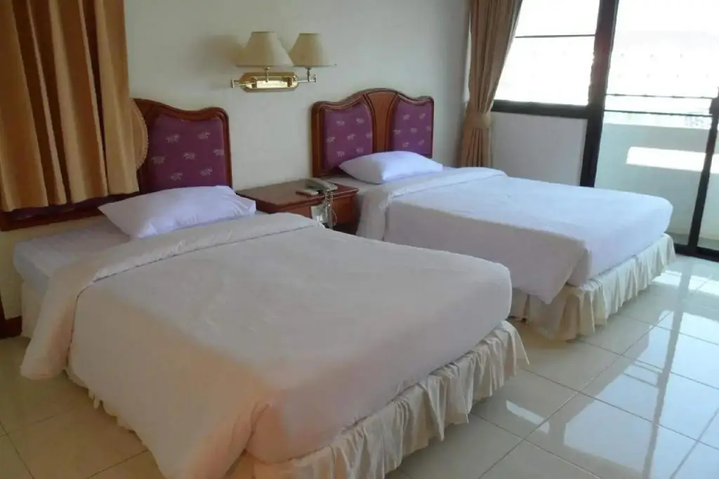 Пхитсанулок: Kresident Hotel