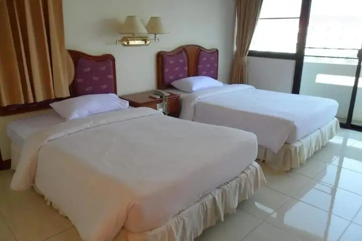 Пхитсанулок: Kresident Hotel