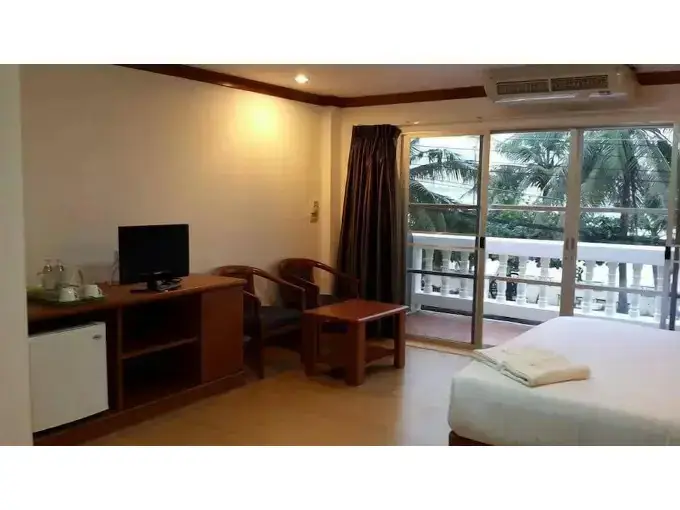 На Чом Тхиан: Sea Falcon Hotel