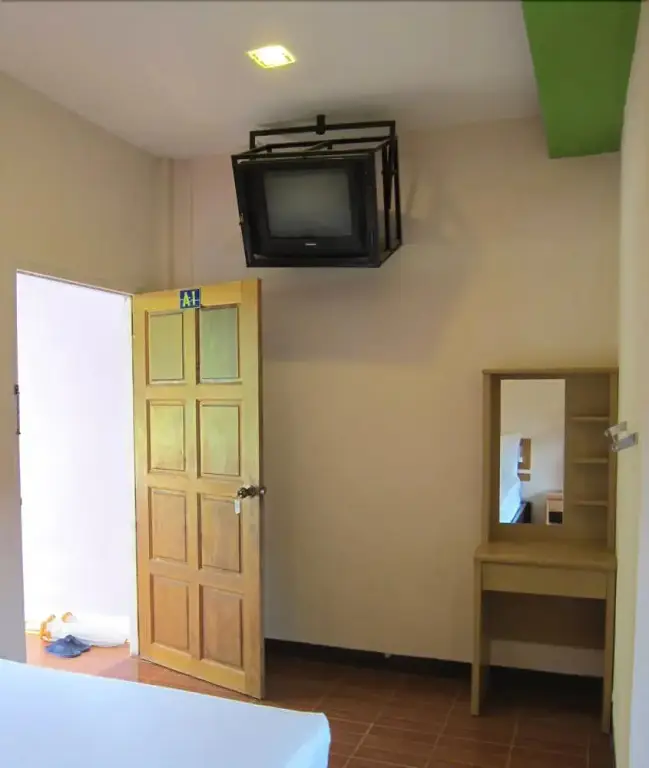 Краби: Anavin House