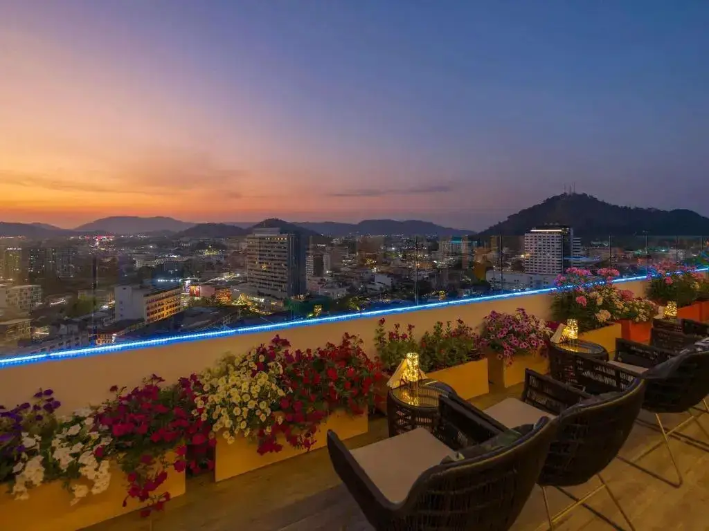 Пхукет: Novotel Phuket City Phokeethra Hotel
