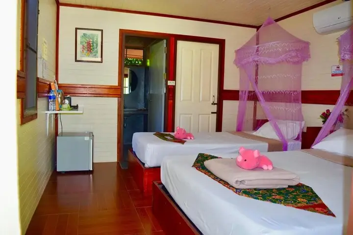 Фаном: The royal bamboo lodge