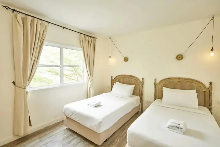 Чаам: Talay Hotel & Villa