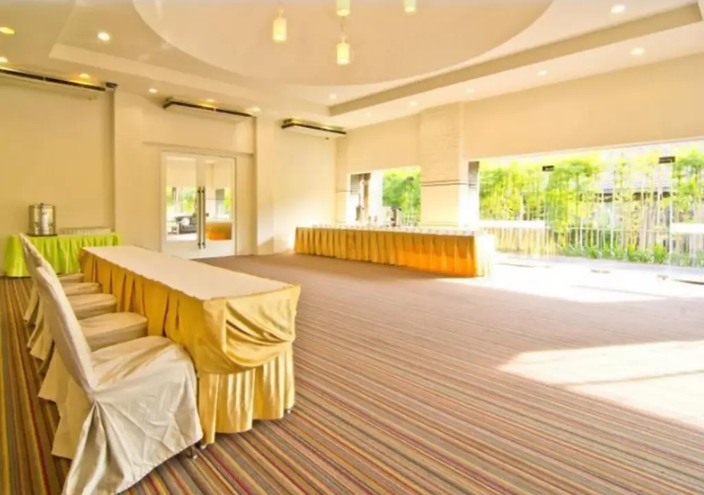 The Park Hotel, Phitsanulok — фото 1