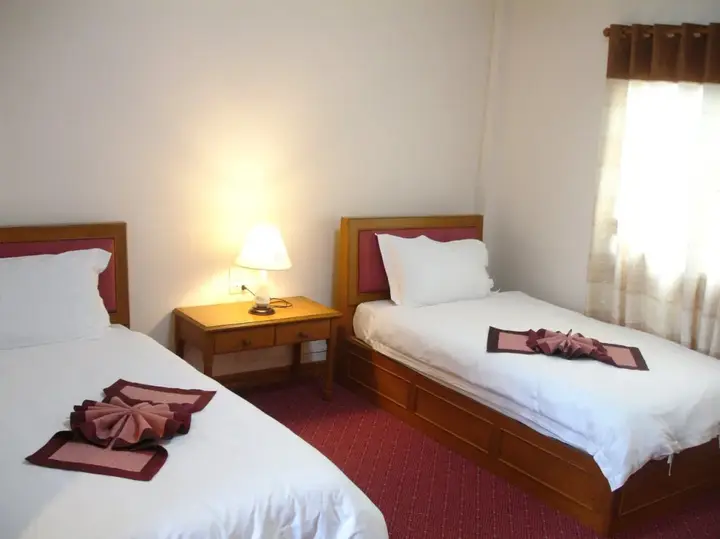 Мае-Сай: Navy Home Hotel