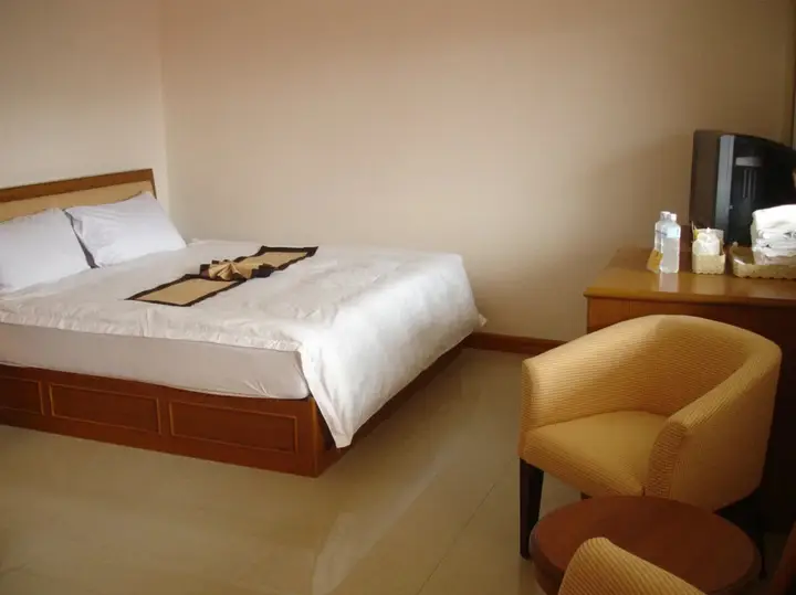 Мае-Сай: Navy Home Hotel