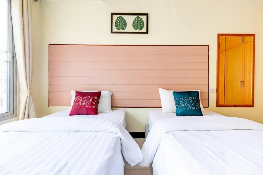 Пхуттхамонтхон: The Palm Hotel