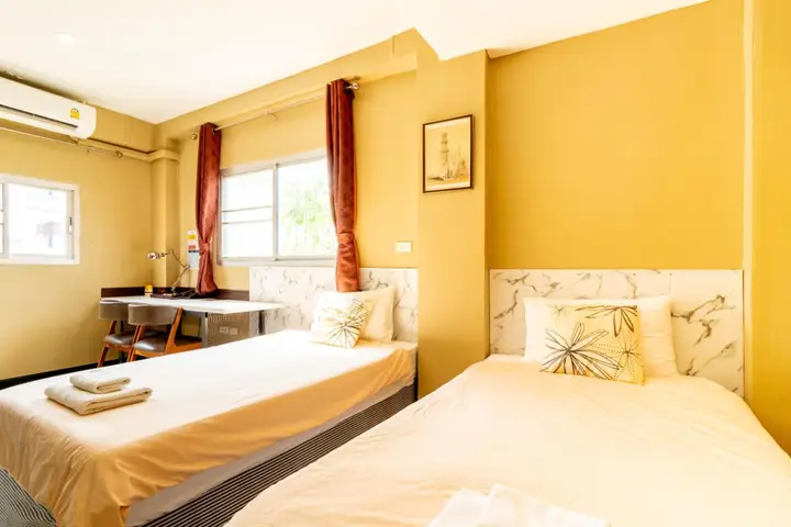 Пхуттхамонтхон: The Palm Hotel