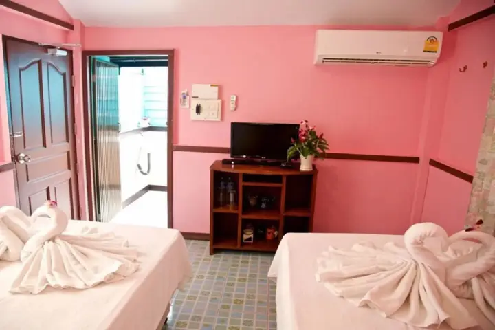 пляж Санрайз: Poohbar Resort & Lotusdive
