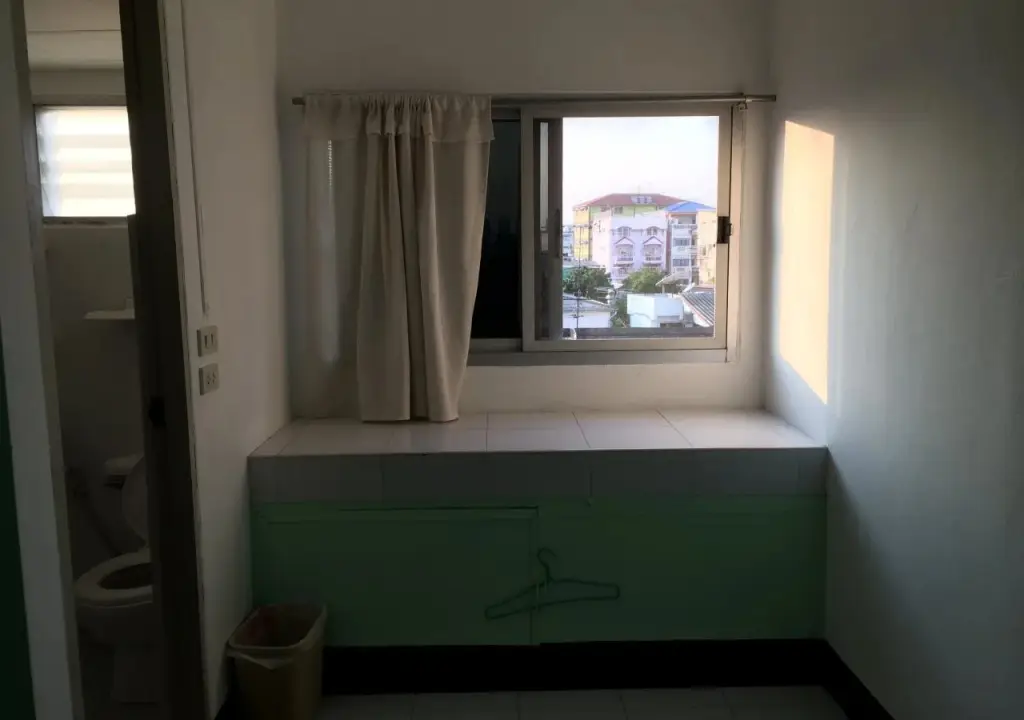 Бангкок: Baan Pathum Apartment