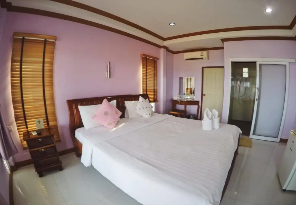 Ко-Лан: Baan Virog Koh Larn