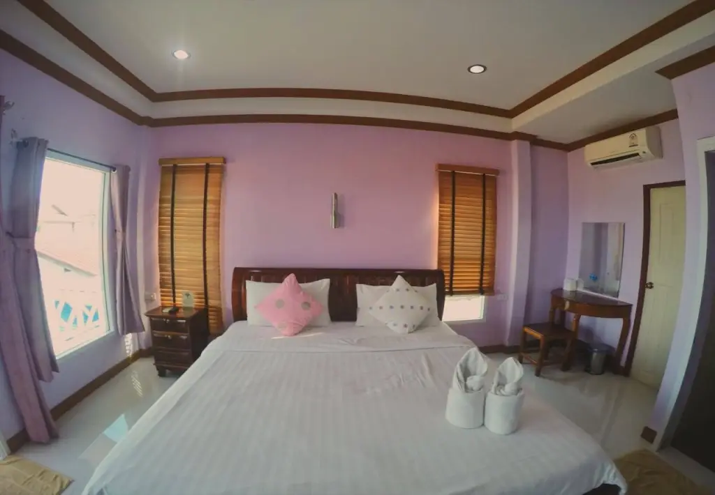 Ко-Лан: Baan Virog Koh Larn
