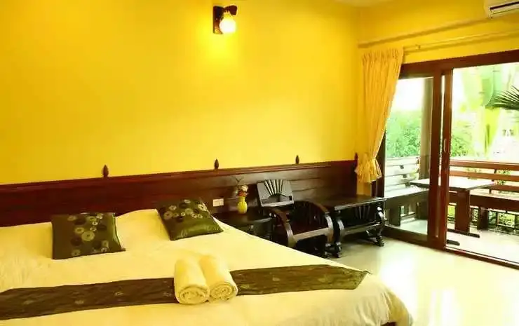 Ампхава: Baan Saranrom
