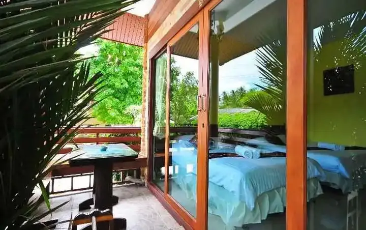 Ампхава: Baan Saranrom