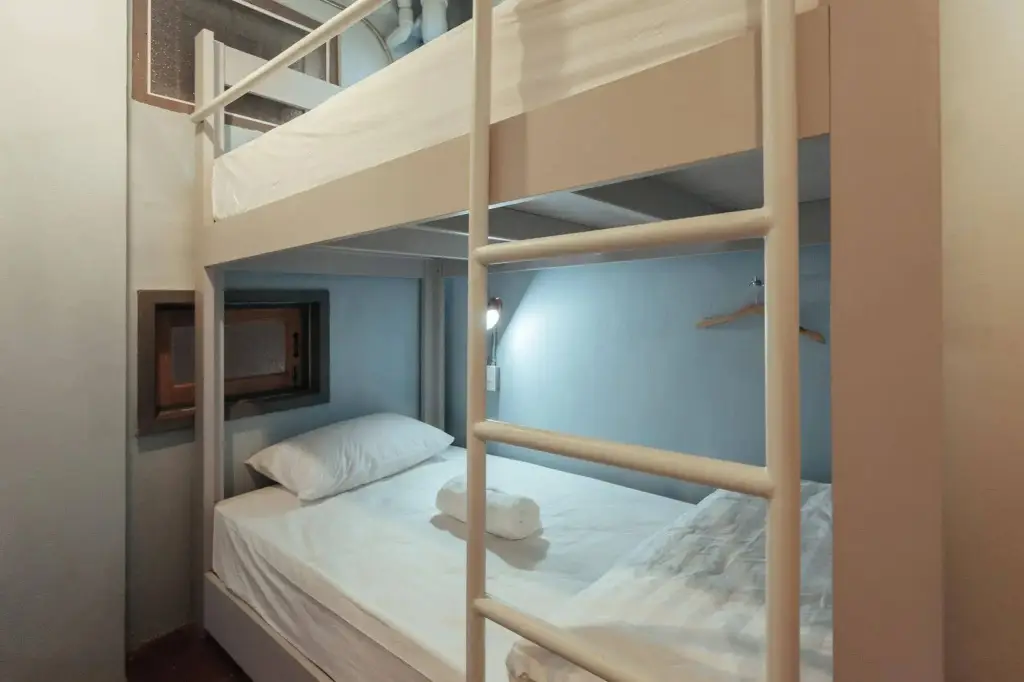 Транг: A Local Something Hostel
