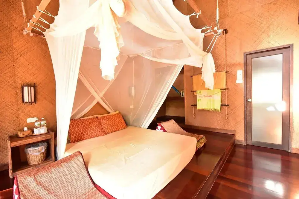 главный пляж: Coco Cottage Resort