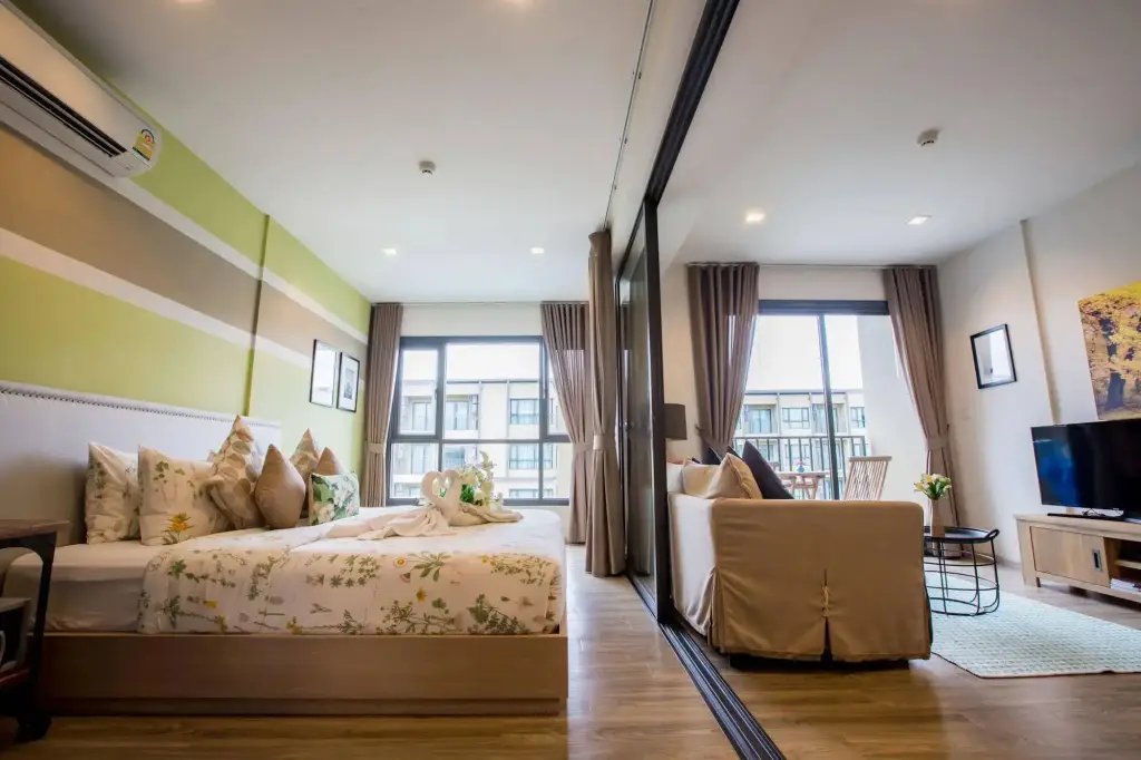 Чаам: Charming Pool View by Rain Cha Am Condo
