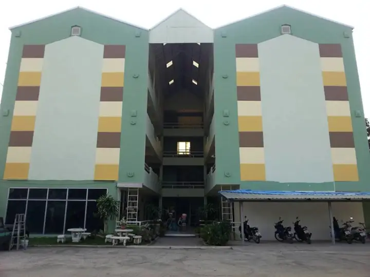 Лампхун: Lamphun Place