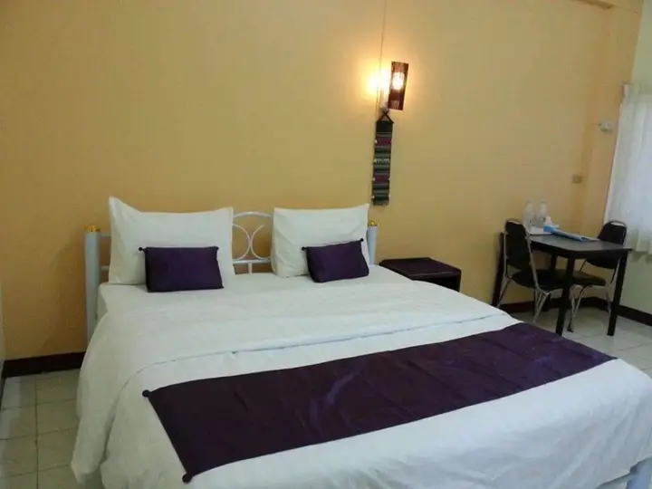 Лампхун: Lamphun Place