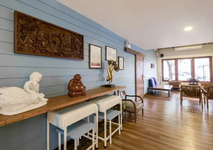 Бангкок: Baan Khun Nine Hostel Wangdoem
