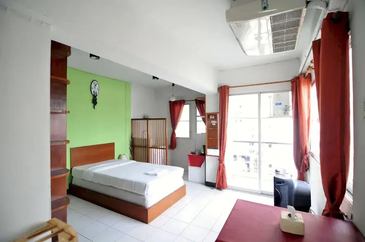 Бангкок: The Living Room Serviced Apartment