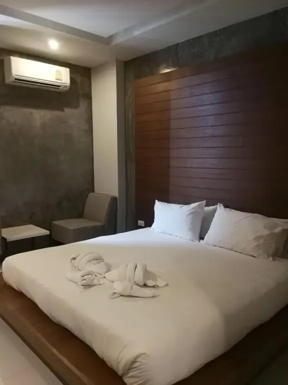 Патталунг: Merdelong Hotel